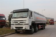Sinotruk HOWO 8x4 Fuel Delivery Tanker برای حمل و نقل نفت دیزل مایع