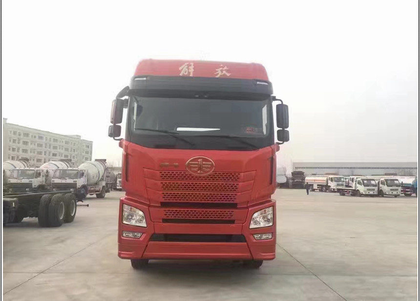 کامیون تریلر یورو Ⅲ تراکتور با گواهینامه ISO9001 و لاستیک 315 / 80R22.5