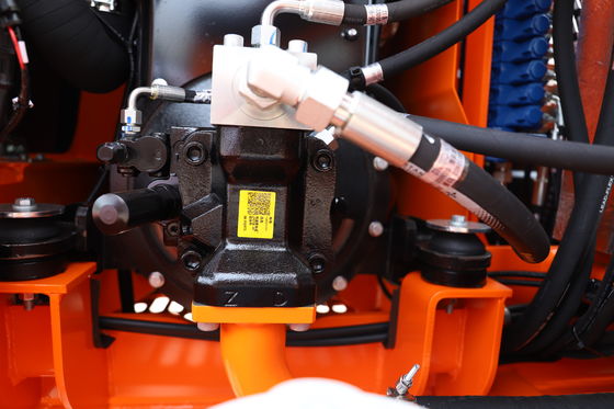 مینی بیل مکانیکی هیدرولیکی 6 تنی لونگینگ با موتور 15.4 کیلووات/2400 دور در دقیقه و طراحی جمع و جور 5900*2000*2600 میلی متر