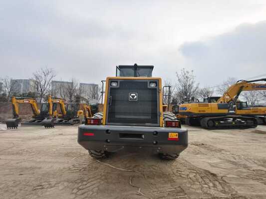 لودر چرخ‌دار XCMG ZL50GN با ظرفیت بار اسمی 5 تن، توان نامی 162 کیلووات و چیدمان مقاوم در برابر گرد و غبار برای ساخت و ساز