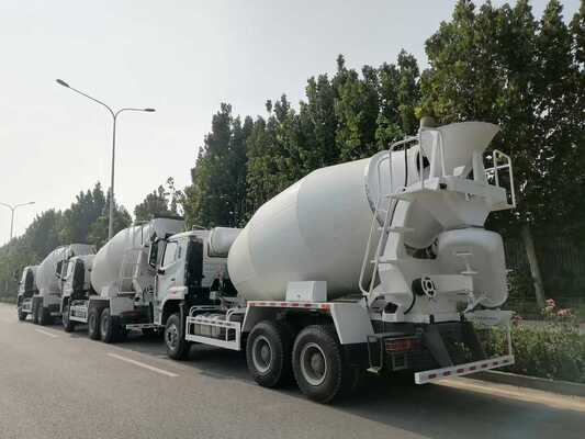 کامیون میکسر بتن CNG هوو با ظرفیت دیگ 6-10 متر مکعب و حالت محرک 6x4 مجهز به موتور CNG با قدرت 336-371 اسب بخار