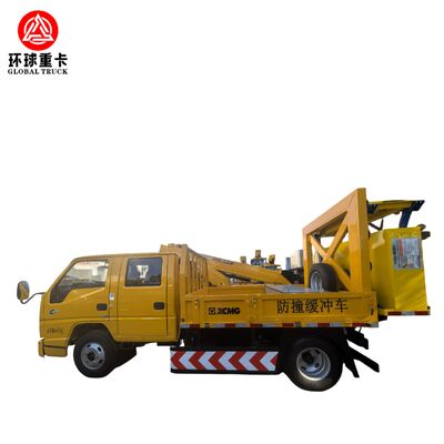 HOWO 4 × 2 کامیون بالش تصادف با 350 اسب بخار و سیستم حفاظت از جذب انرژی برای ایمنی نگهداری بزرگراه