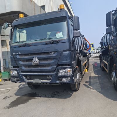 HOWO 15CBM کامیون مکش فاضلاب خلاء با نوع راننده 6 × 4 و قدرت موتور 266HP برای تمیز کردن زباله های شهری و صنعتی