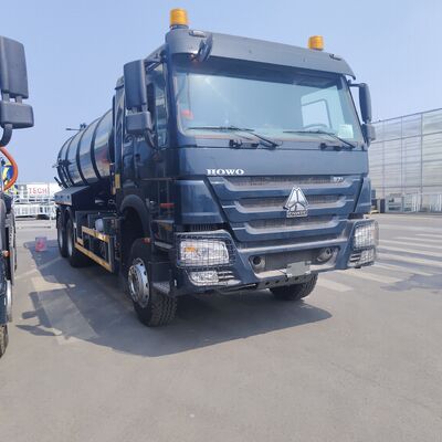کامیون مکنده فاضلاب وکیوم HOWO 15CBM با قدرت 371 اسب بخار و چرخ محرک 6×4 برای تمیز کردن زباله های صنعتی