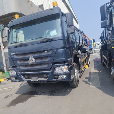 کامیون مکنده فاضلاب وکیوم HOWO 15CBM با نوع محرک 6×4 و موتور 266 اسب بخار برای تمیز کردن زباله های شهری و صنعتی