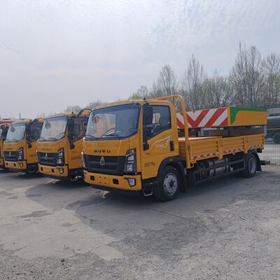 HOWO 4 × 2 کامیون بالش تصادف با جذب انرژی با عملکرد بالا و طراحی جایگزین ماژولار برای ایمنی بزرگراه