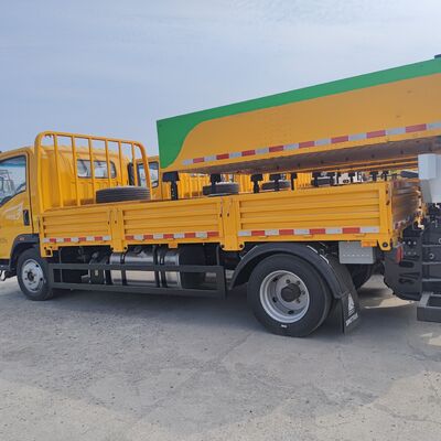 HOWO 4 × 2 کامیون بالش تصادف با ساختار جذب انرژی فولادی چند لایه سیستم بلند کردن هیدرولیک و چراغ های هشدار LED برای ایمنی جاده