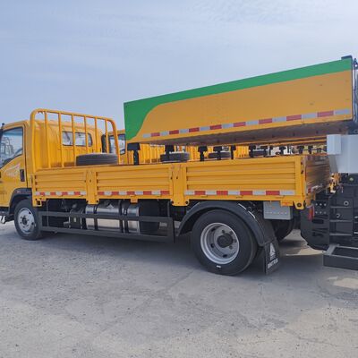 HOWO 4 × 2 کامیون بالش تصادف با ساختار جذب انرژی فولادی چند لایه سیستم بلند کردن هیدرولیک و چراغ های هشدار LED برای ایمنی جاده