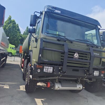 HOWO 8×8 کامیون مخزن سوخت 45000 لیتر با موتور 371HP و 8×8 تمام چرخ محرک برای حمل و نقل سوخت سنگین