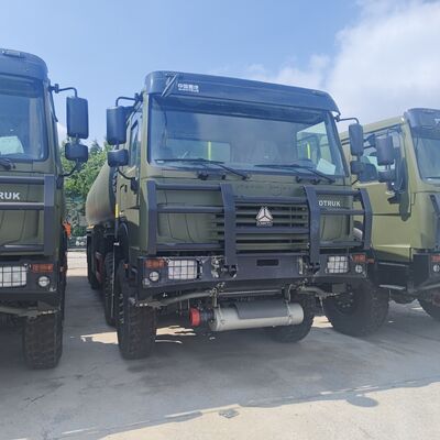 HOWO 8×8 کامیون مخزن سوخت 45000 لیتر با موتور 371HP و 8×8 تمام چرخ محرک برای حمل و نقل سوخت سنگین