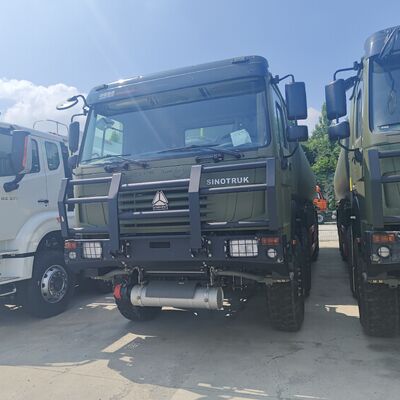 HOWO 8 × 8 تانک سوخت 40،000 لیتر با موتور 371HP و 8 × 8 تمام چرخ محرک برای حمل و نقل سوخت سنگین