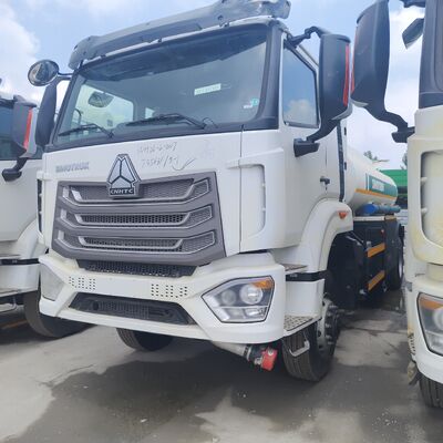 HOWO NX 6×4 CNG مخزن سوخت کامیون با 400HP موتور و 25،000L ظرفیت برای توزیع سوخت