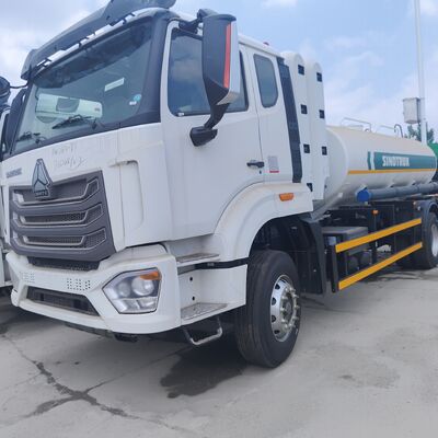 HOWO NX 6×4 CNG مخزن سوخت کامیون با 400HP موتور و 25،000L ظرفیت برای توزیع سوخت