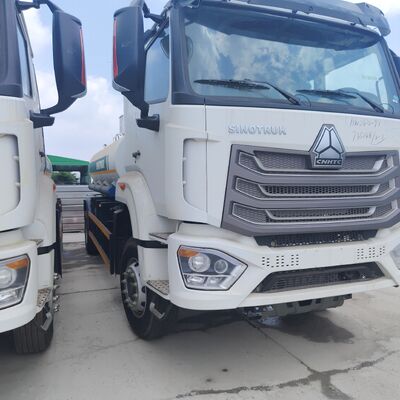 HOWO NX 6×4 CNG مخزن سوخت کامیون با 400HP موتور و 20T بار مفید برای حمل و نقل دیزل و بنزین
