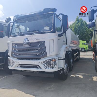 شاحنة صهريج وقود HOWO NX 8x4 بسعة 30000 لتر، شاحنة وقود ديزل ثقيلة لكينيا لنقل الوقود