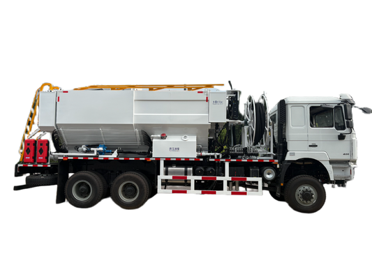 New SHACMAN 6×4 Bulk Emulsion Mixing and Charging Truck with 300 kg/min Efficiency and 8-23 m Telescopic Hose Arm