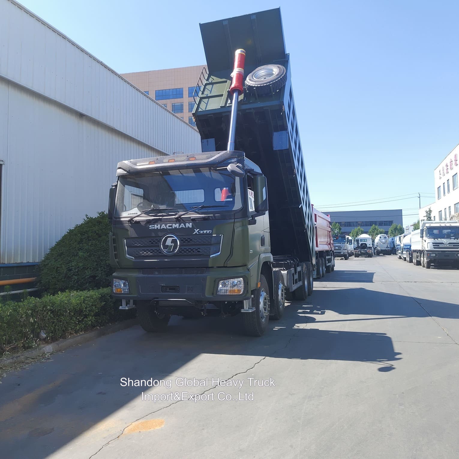 شاکمن X3000 کامیون 8X4 چرخ محرک کامیون سنگین سنگین با ظرفیت بار 31-40 تن و موتور WEICHAI WP12 / WP13