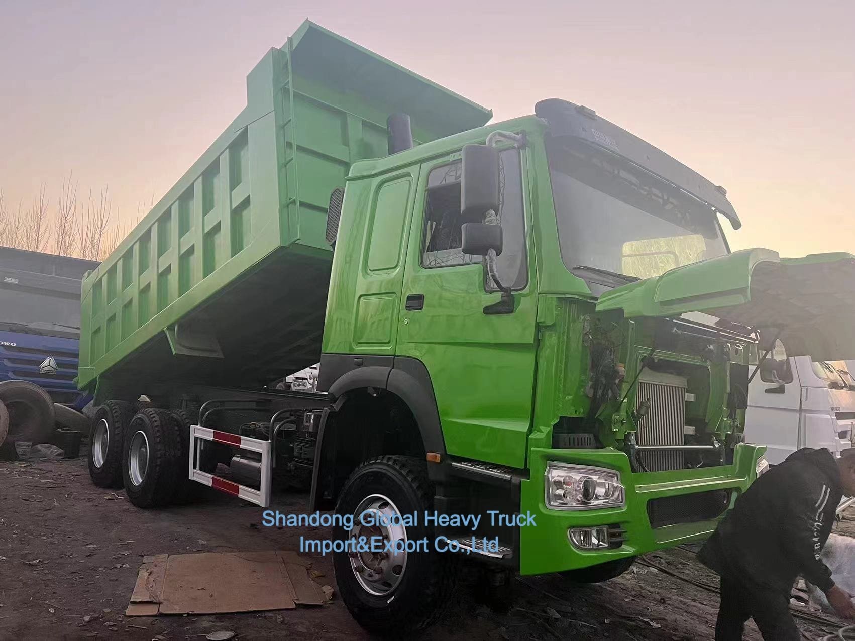 قیمت پایین Sinotruk HOWO Nx Tx استفاده شده تولید کننده جدید معدن بار ریختن ریختن کامیون