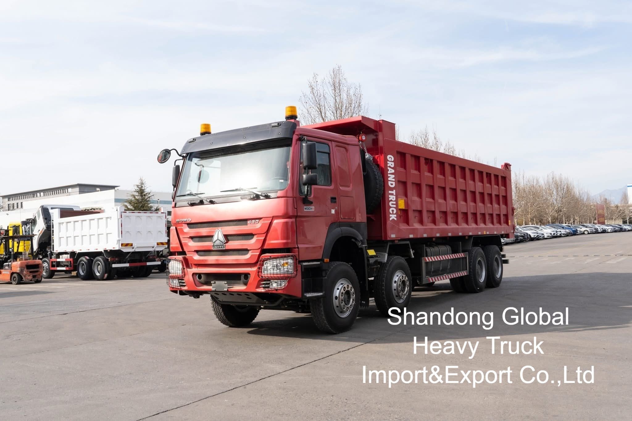 کمپرسی Sinotruk HOWO 8×4 با موتور 420 اسب بخار و بدنه بار تقویت شده برای ماینینگ سنگین