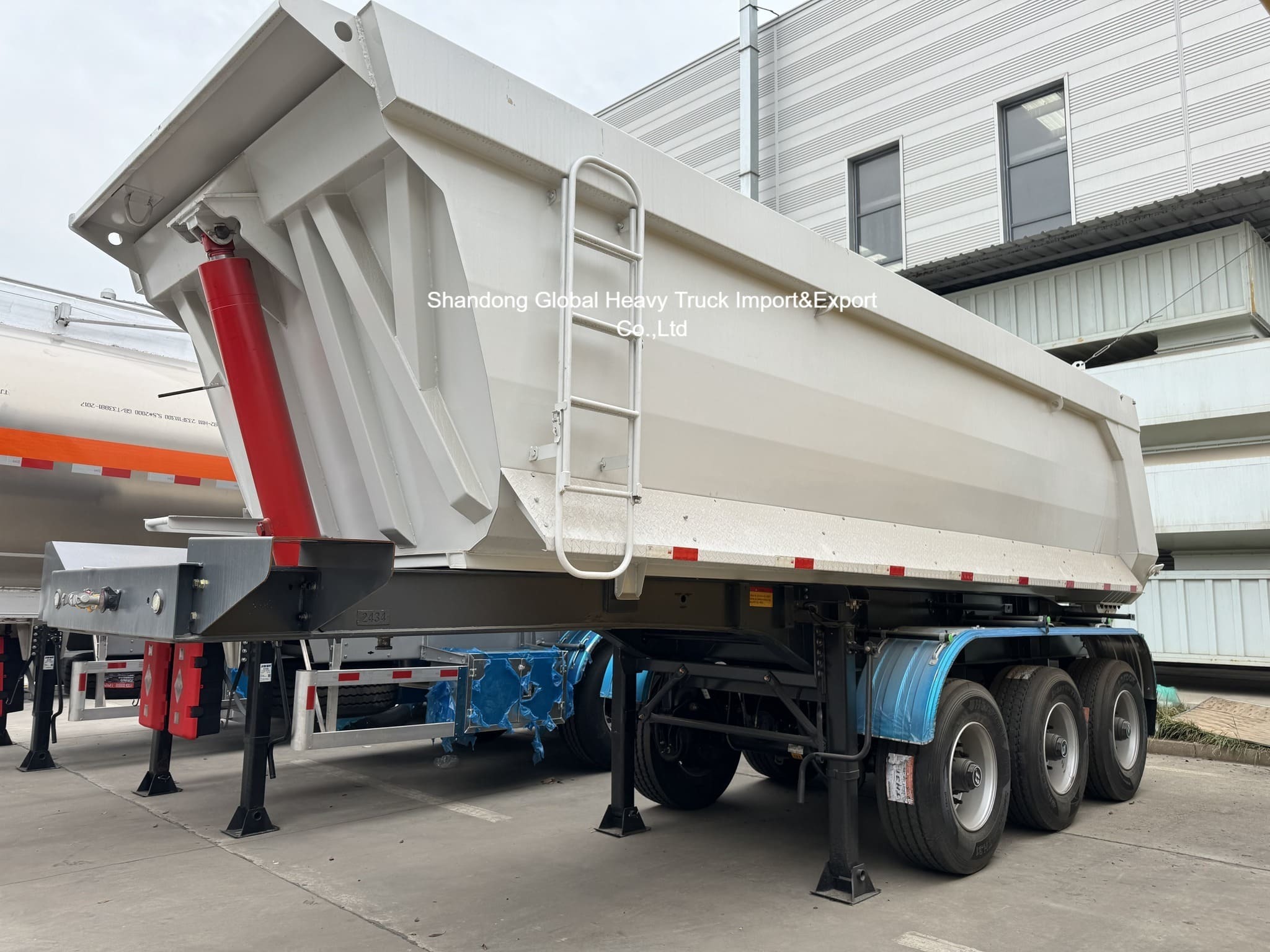 سه محور فولاد نیمه تریلر 95000kg ظرفیت بار
