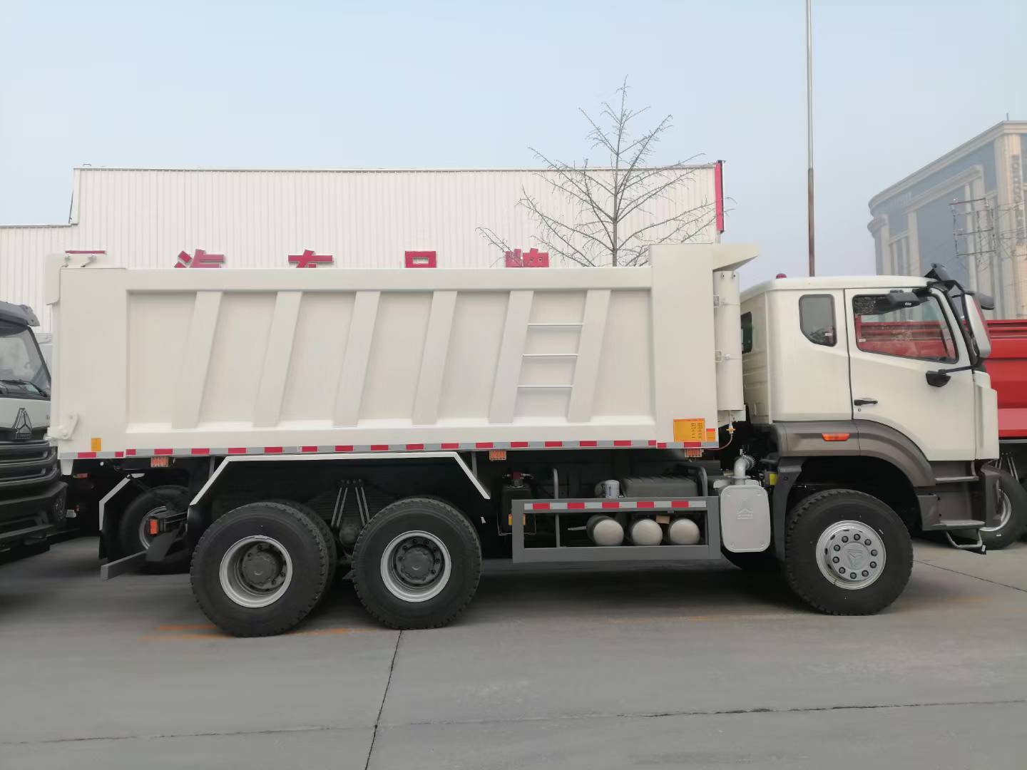 Sinotruk HOWO Nx / Tx / Max Series – Used 6x4 & 8x4 Diesel Trucks