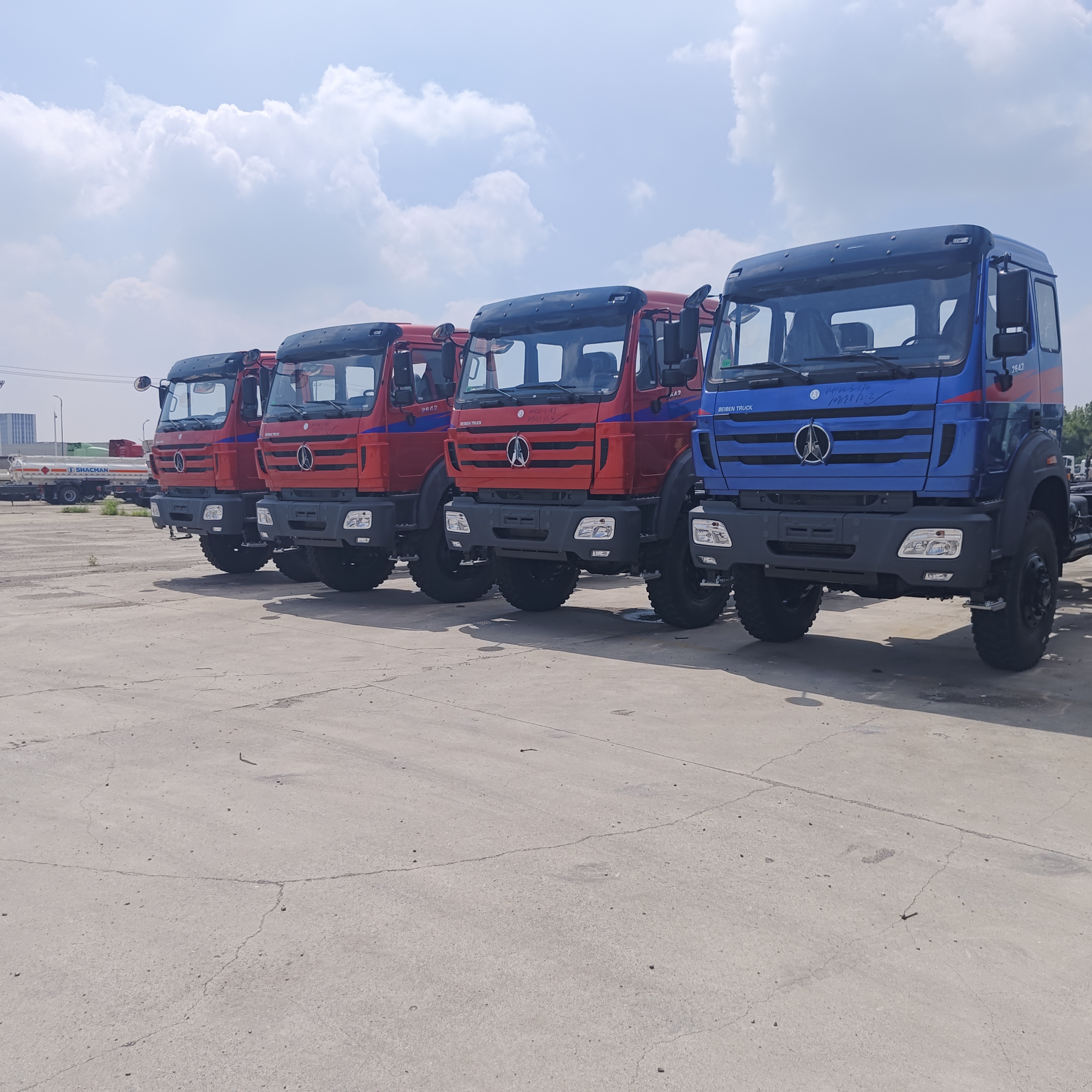 BEIBEN 2638 6 × 4 کامیون تراکتور سنگین با موتور 380HP WEICHAI و شاسی فناوری مرسدس بنز