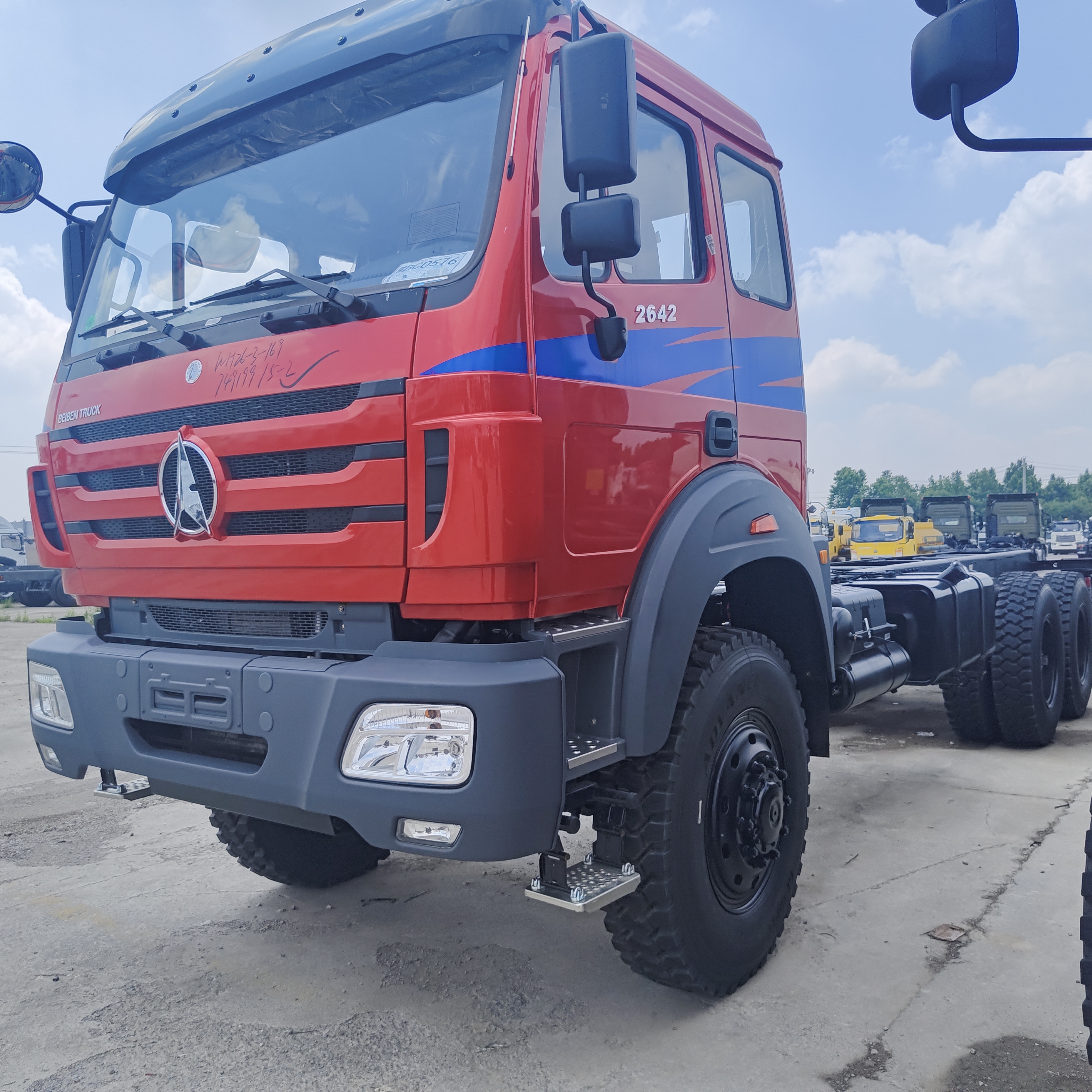 BEIBEN 2648 8 × 4 کامیون استخراج معدن با موتور 480HP WEICHAI و بار مفید 40-50 تن برای معدن سنگین