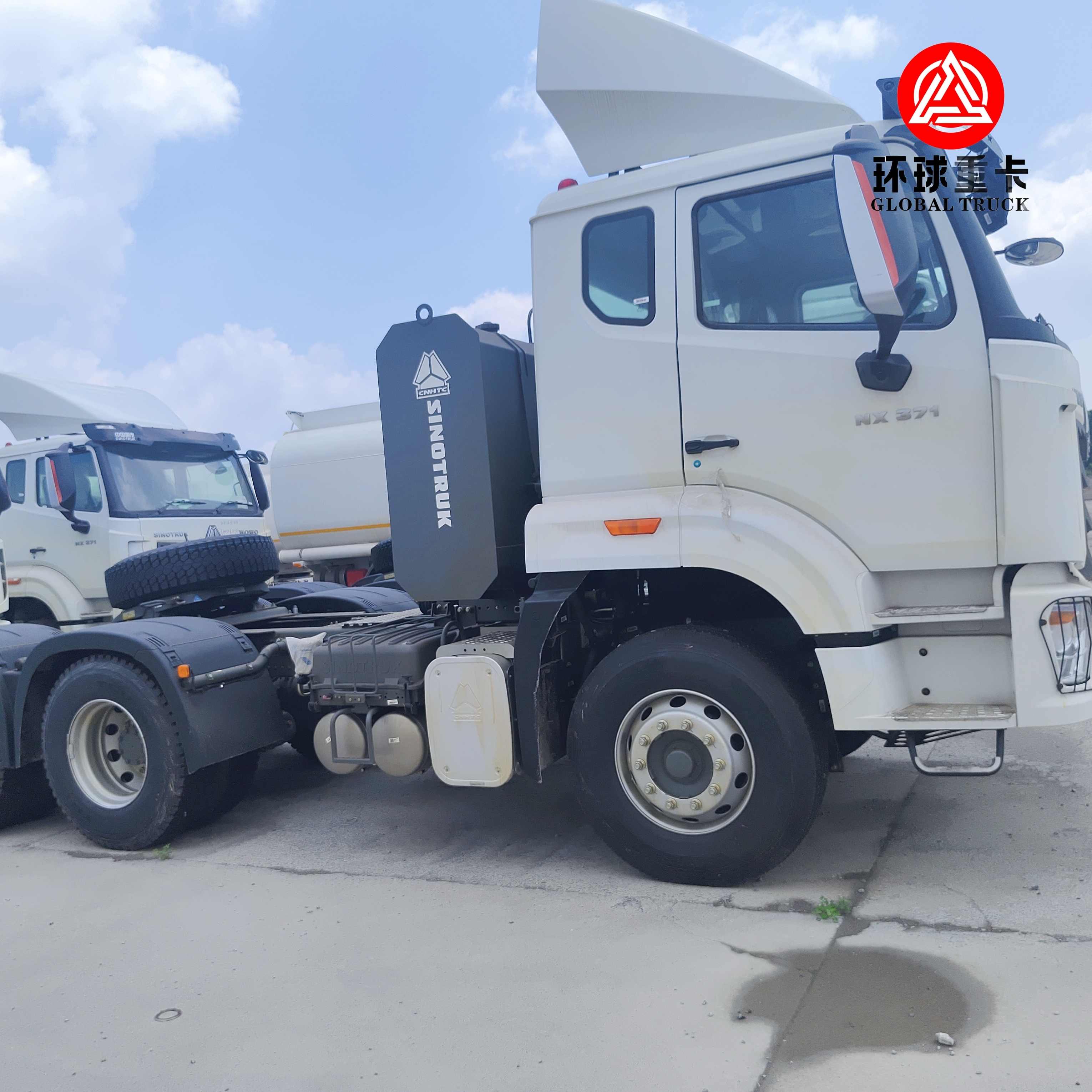 کامیون تراکتور جدید HOWO NX 6x4 371 اسب بخار کامیون کشنده سنگین برای خدمات لجستیک و حمل و نقل