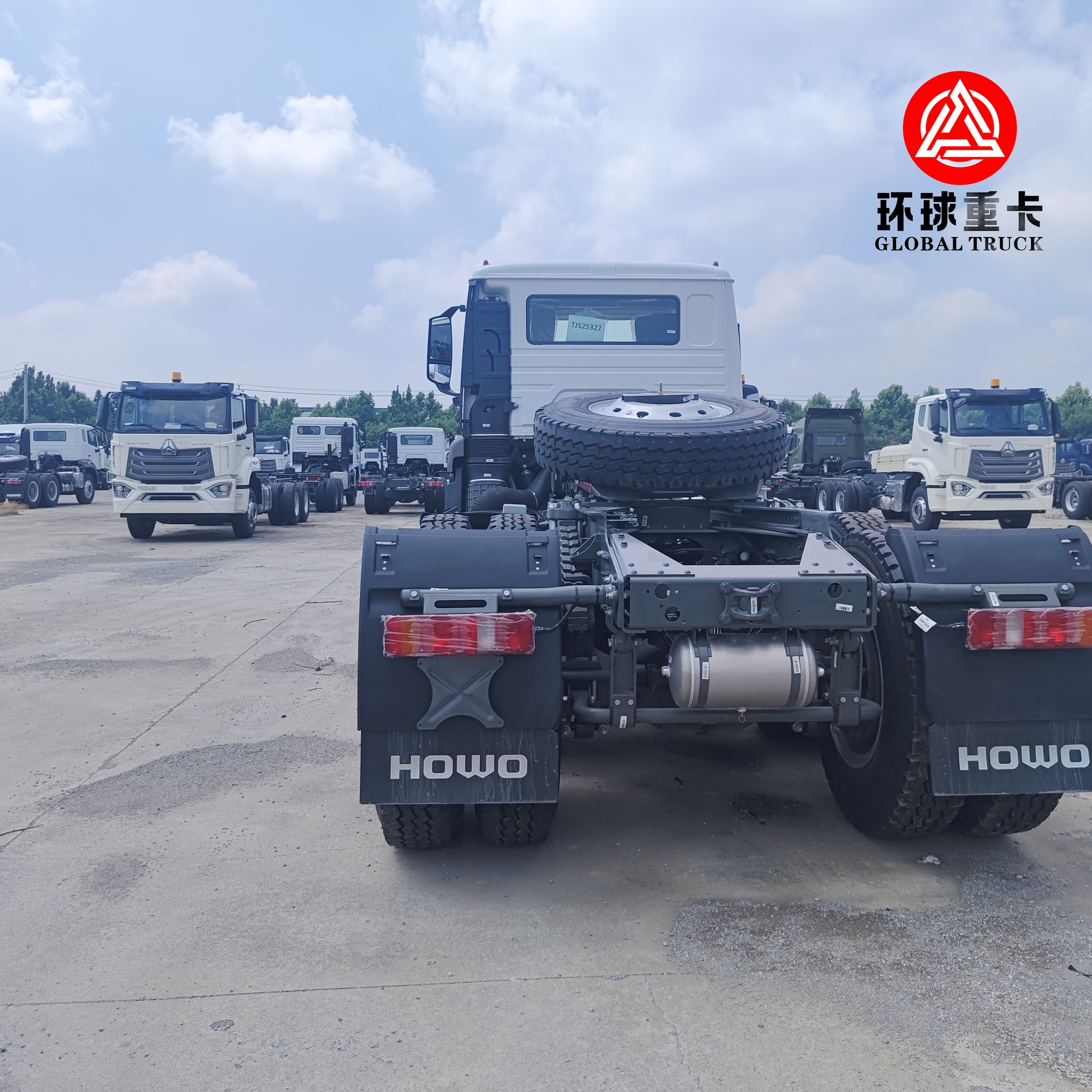 کامیون جدید HOWO NX 6x4 با موتور دیزل 371HP برای حمل و نقل بار سنگین